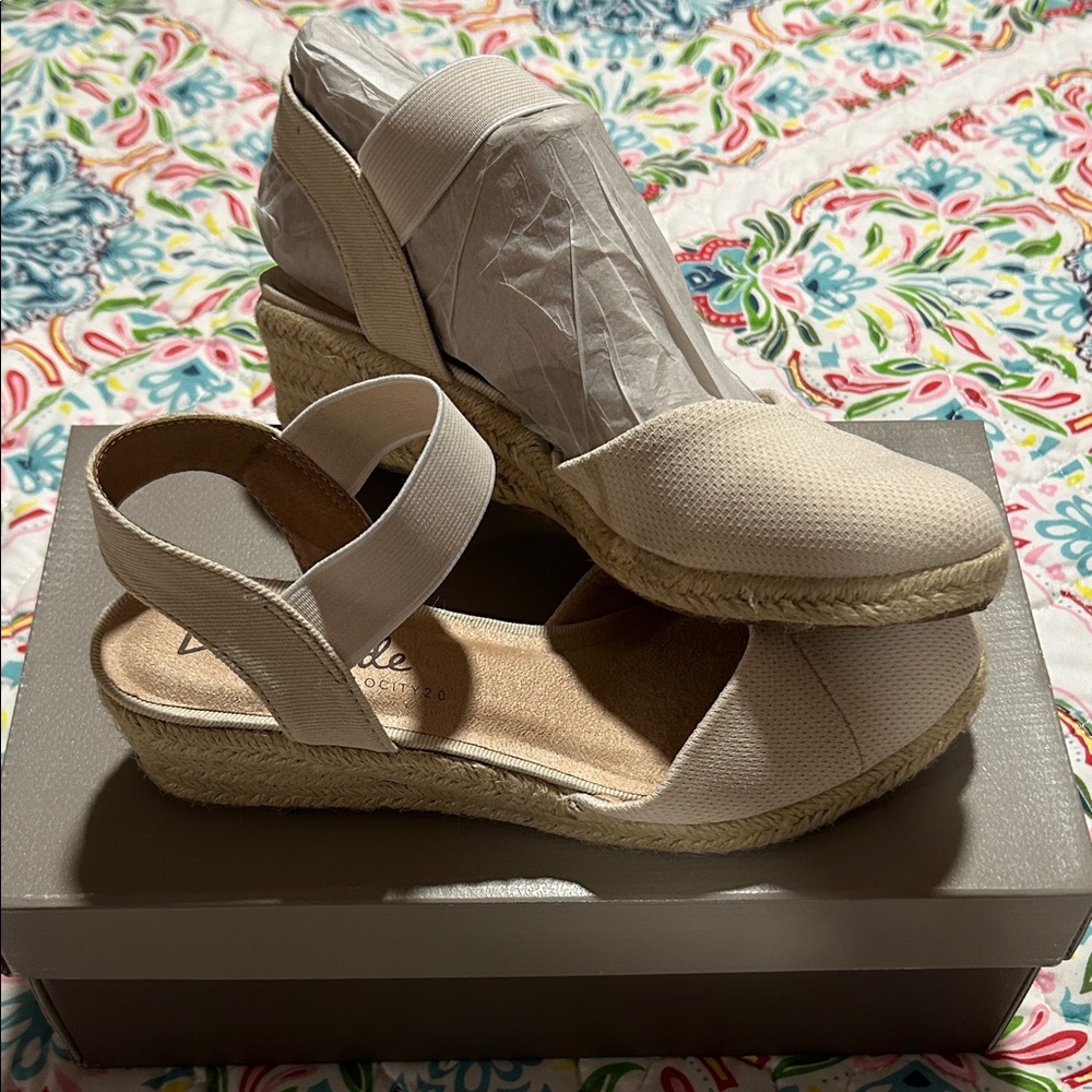 Life Stride Cream Espadrille Wedges